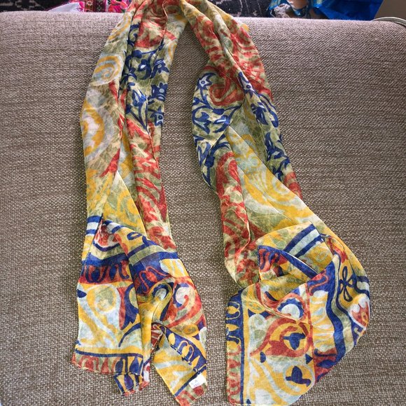 Vintage Italian lovely rich graphic print hand rolled hand sewn - Picture 4 of 4